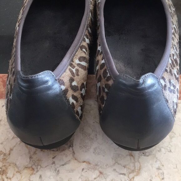Camo Hair Calf Vionic Ballet Flats - Picture 7 of 8